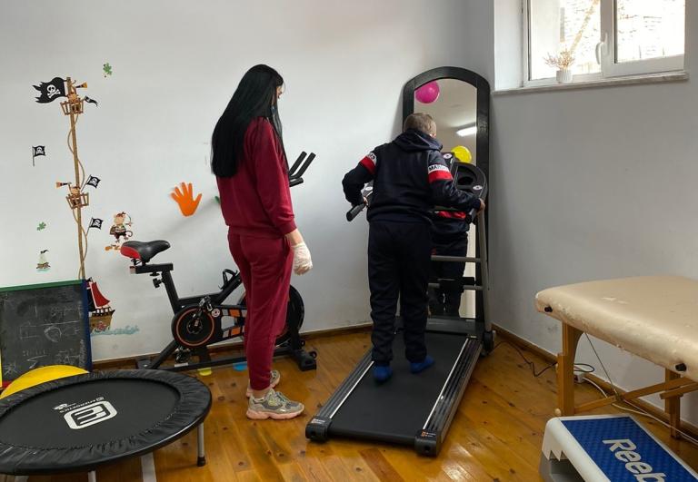 child training in the treadmill